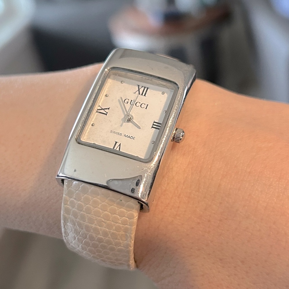 vintage GUCCI Swiss Made Cuff Watch ~ working!